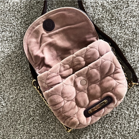 Juicy Couture Light Pink Velour Quilted Circles Duchess Puffy Crossbody Purse - Picture 3 of 7